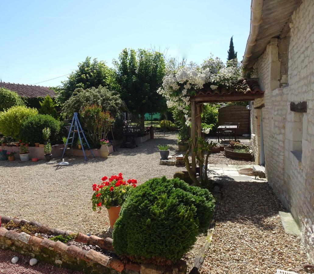 Vila Les Coindries Faye-la-Vineuse Exteriér fotografie