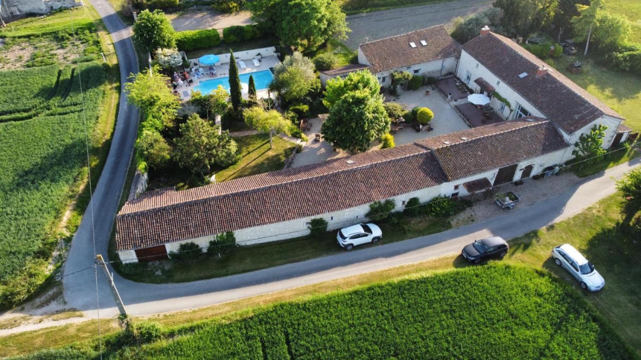 Vila Les Coindries Faye-la-Vineuse Exteriér fotografie